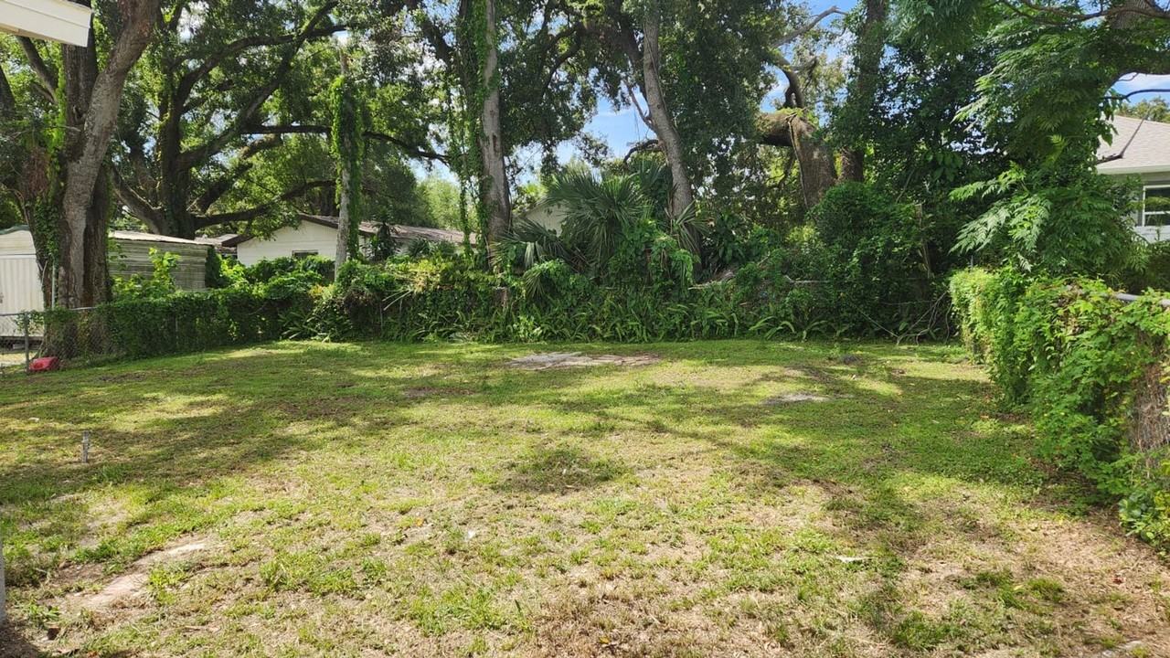 2707 2707 E. 19th St. - Photo 2 of 19