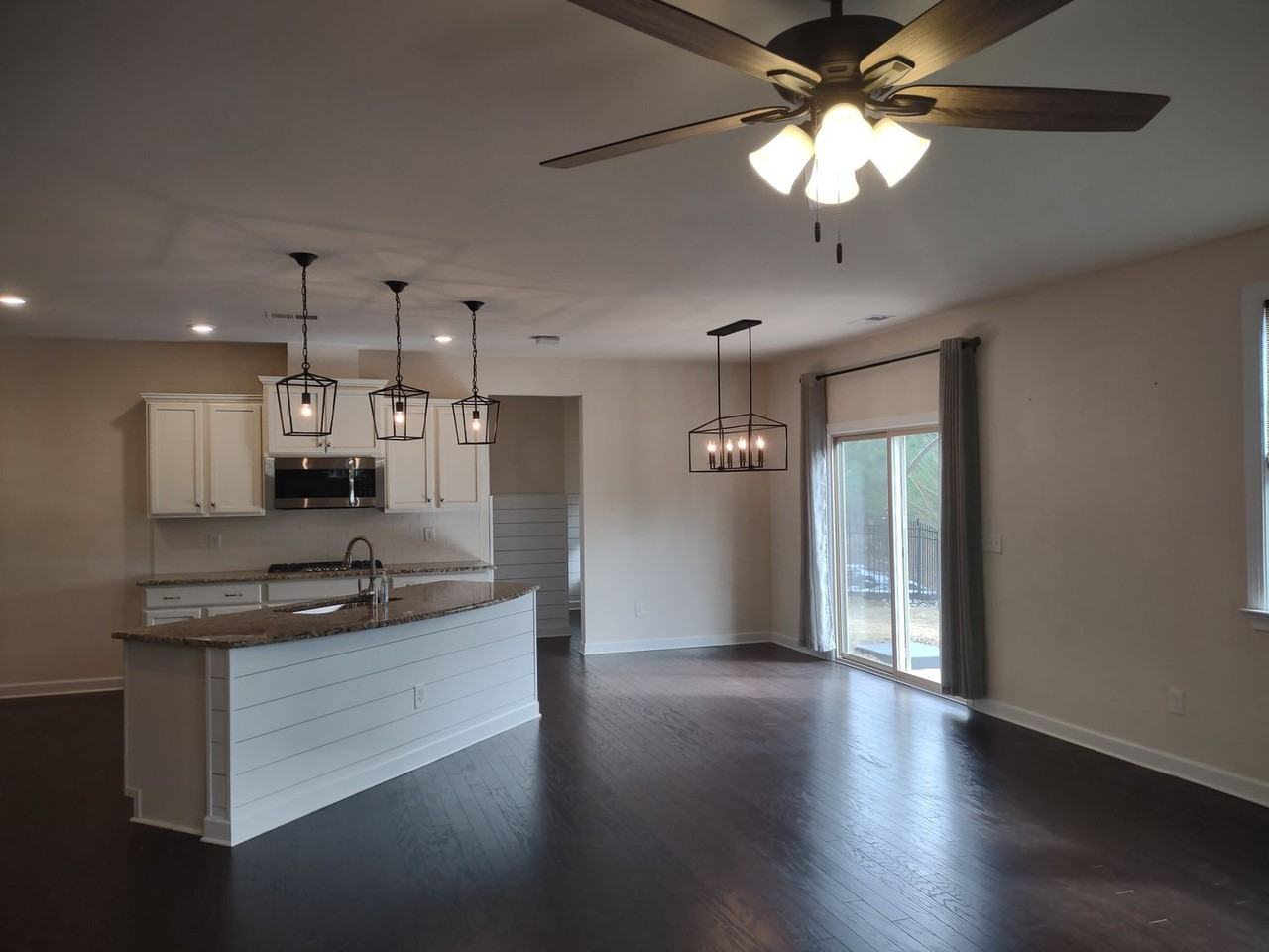 1019 Hamilton Mill Dr - Photo 4 of 28