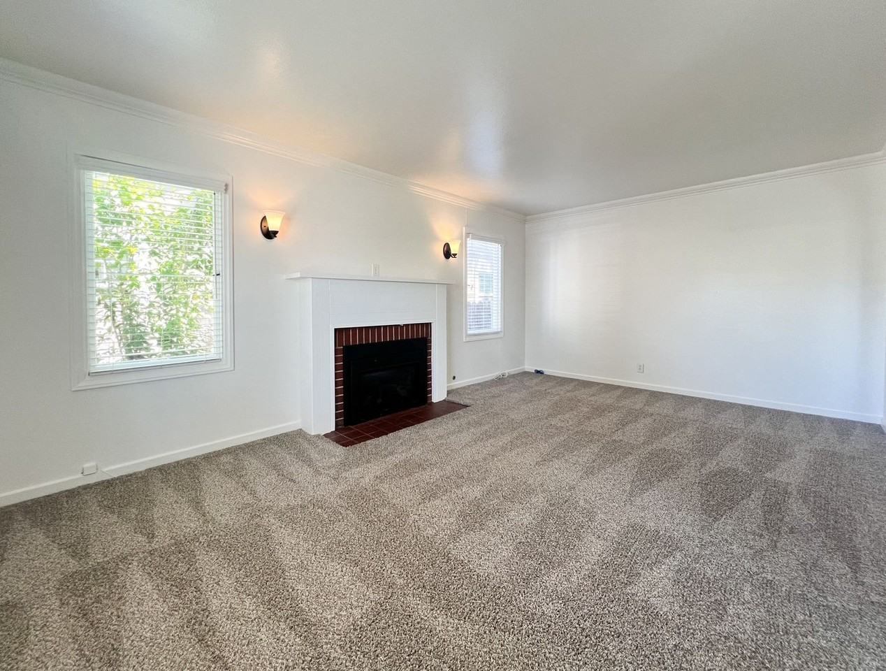 1719 F St - Photo 4 of 20