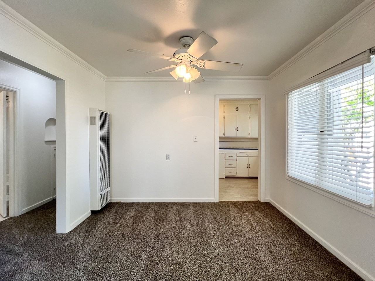 1719 F St - Photo 7 of 20
