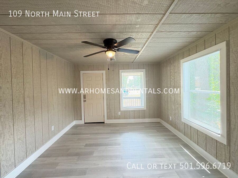 109 N Main St - Photo 2 of 9