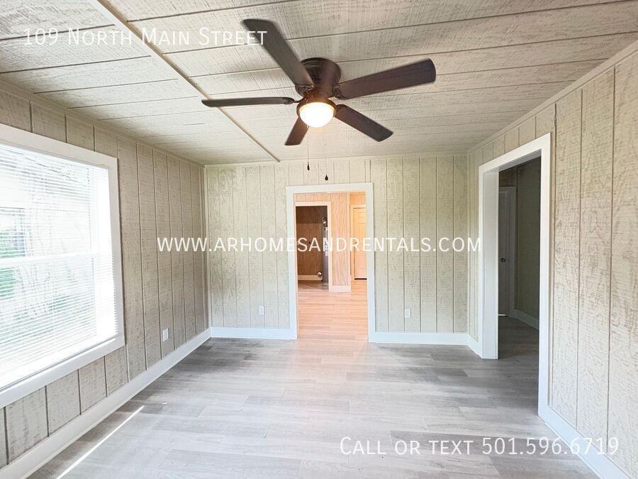 109 N Main St - Photo 3 of 9