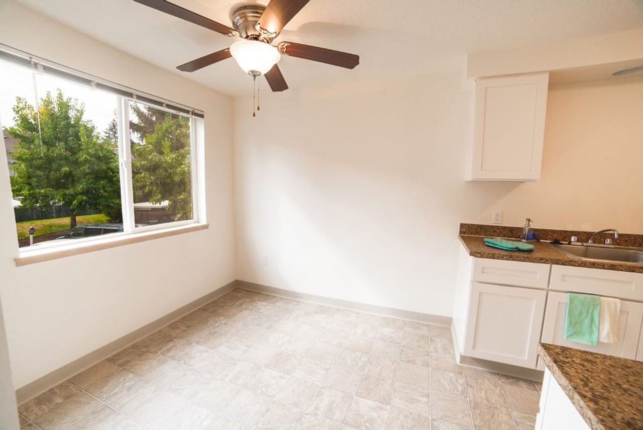 4030 LA PALMS LANE NE - Photo 3 of 15