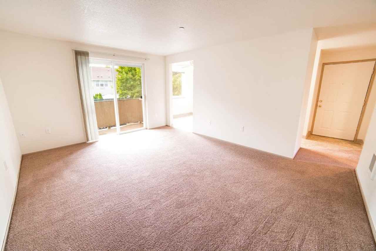 4030 LA PALMS LANE NE - Photo 4 of 15