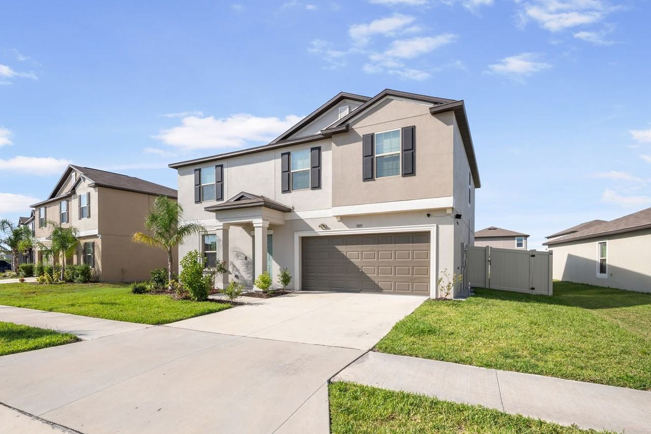 8893 Parsons Hill Blvd - Photo 2 of 36