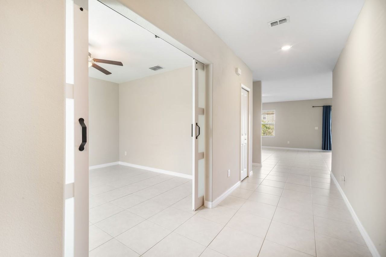 8893 Parsons Hill Blvd - Photo 4 of 36