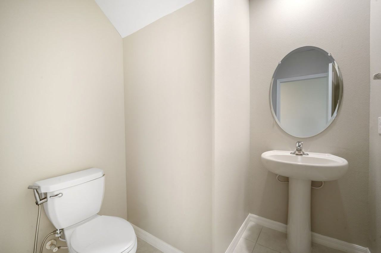 8893 Parsons Hill Blvd - Photo 6 of 36