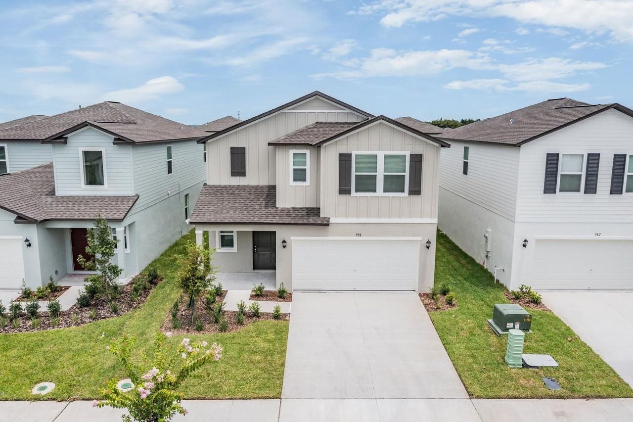 978 Hour Glass Rd - Photo 2 of 43