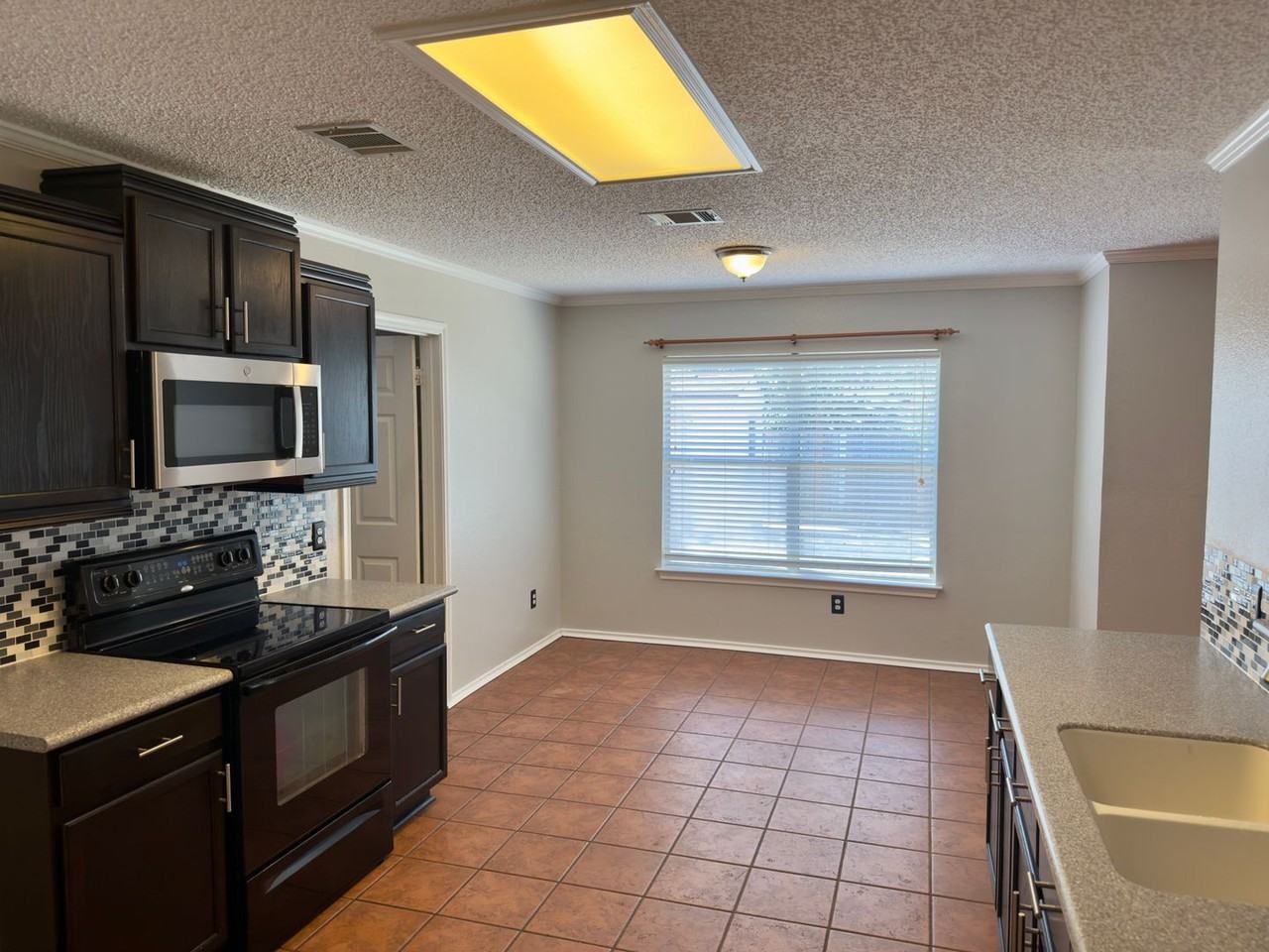 3640 Bass Loop - Photo 2 of 37