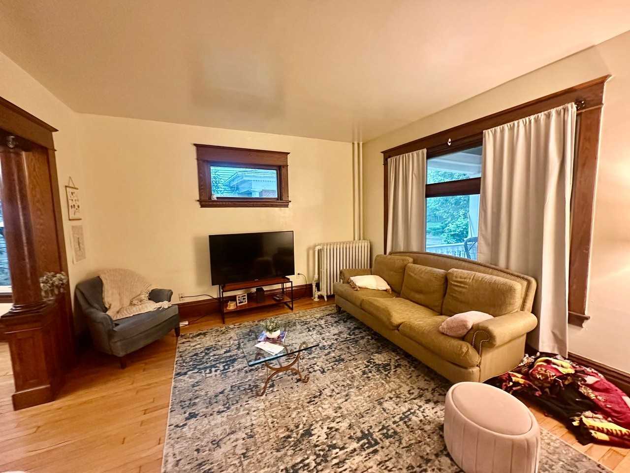 1864 Dayton Avenue - Photo 4 of 20