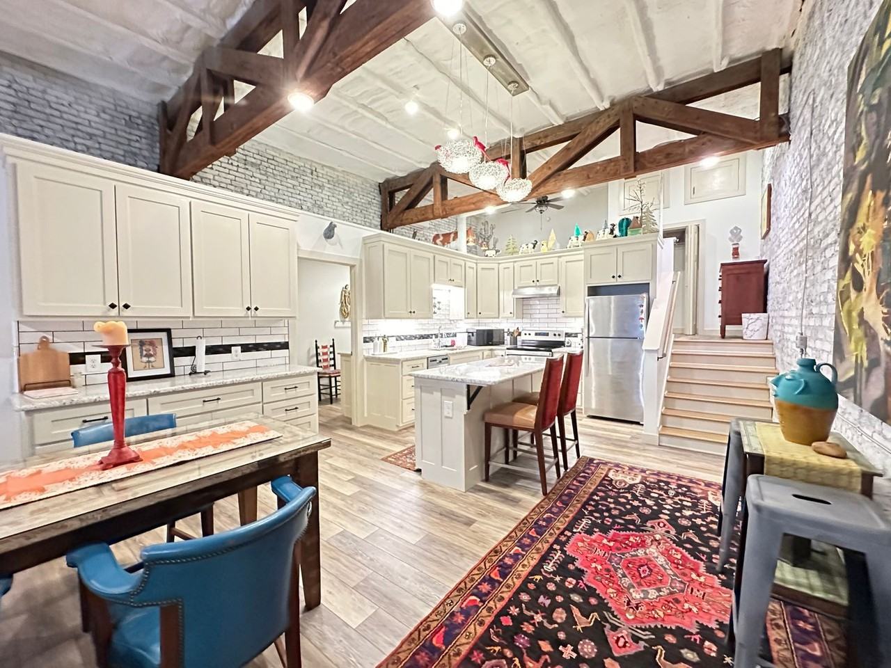 536 N Main St - Photo 2 of 15