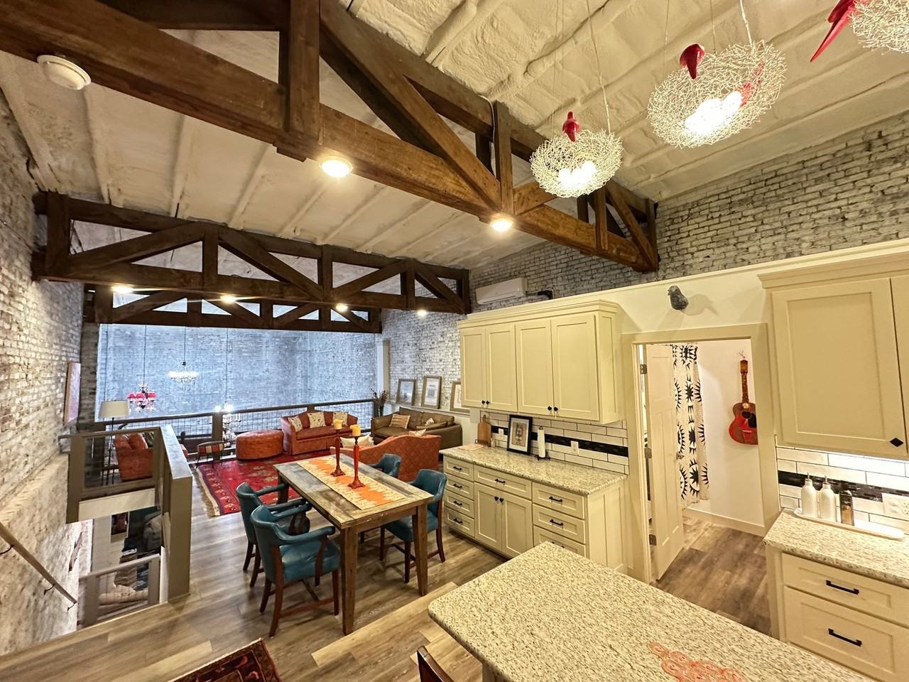 536 N Main St - Photo 3 of 15