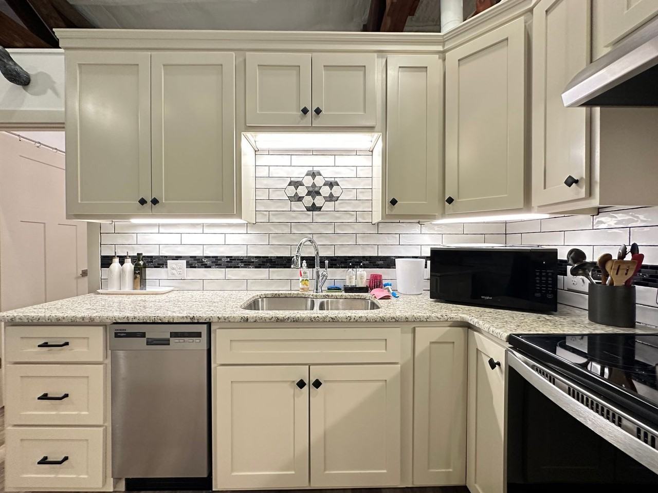 536 N Main St - Photo 5 of 15