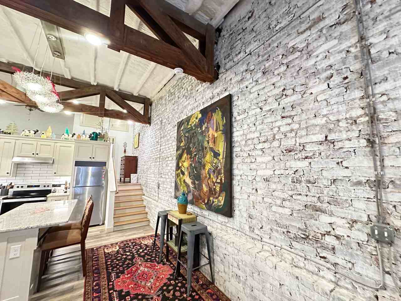 536 N Main St - Photo 6 of 15