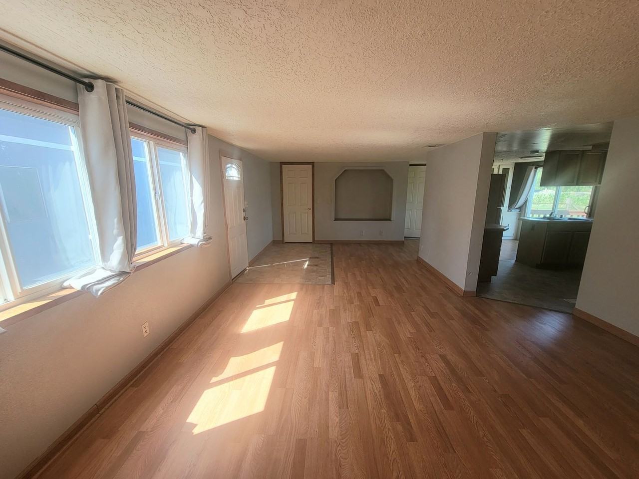 218420 E 59th Ave - Photo 2 of 13