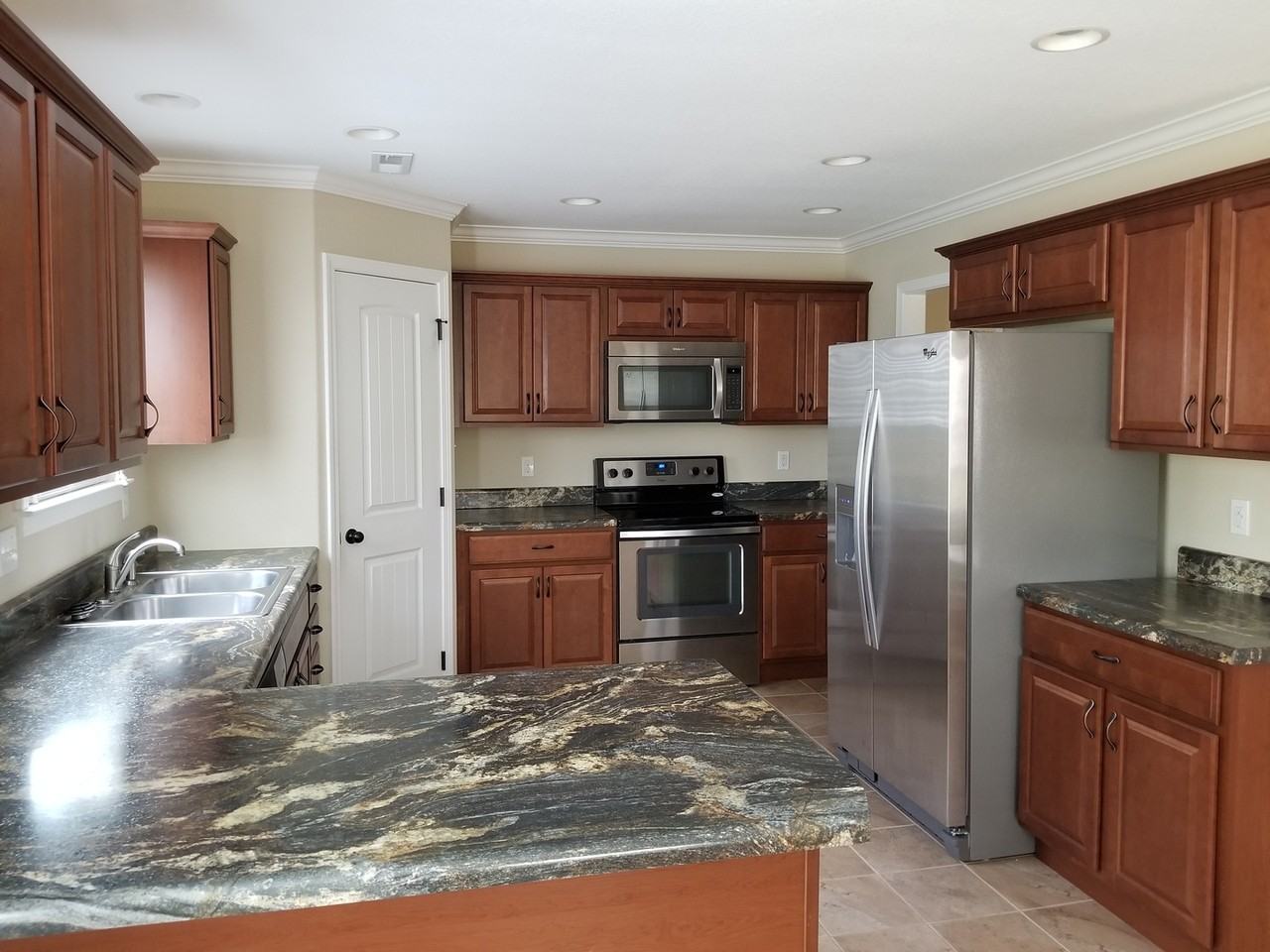 218 Barberry Ct - Photo 2 of 10