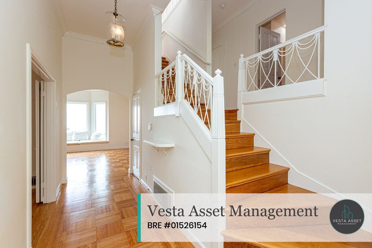 1549 16th Ave - Photo 2 of 37