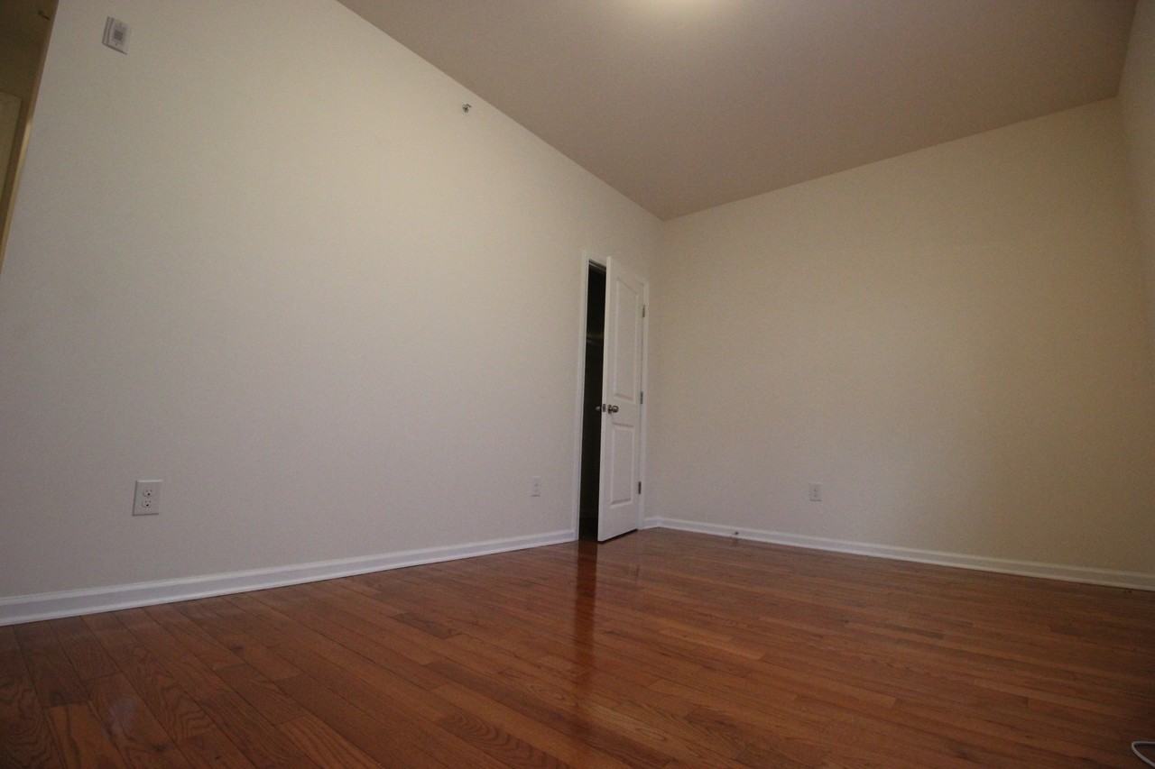 1516 W Diamond St - Photo 2 of 9