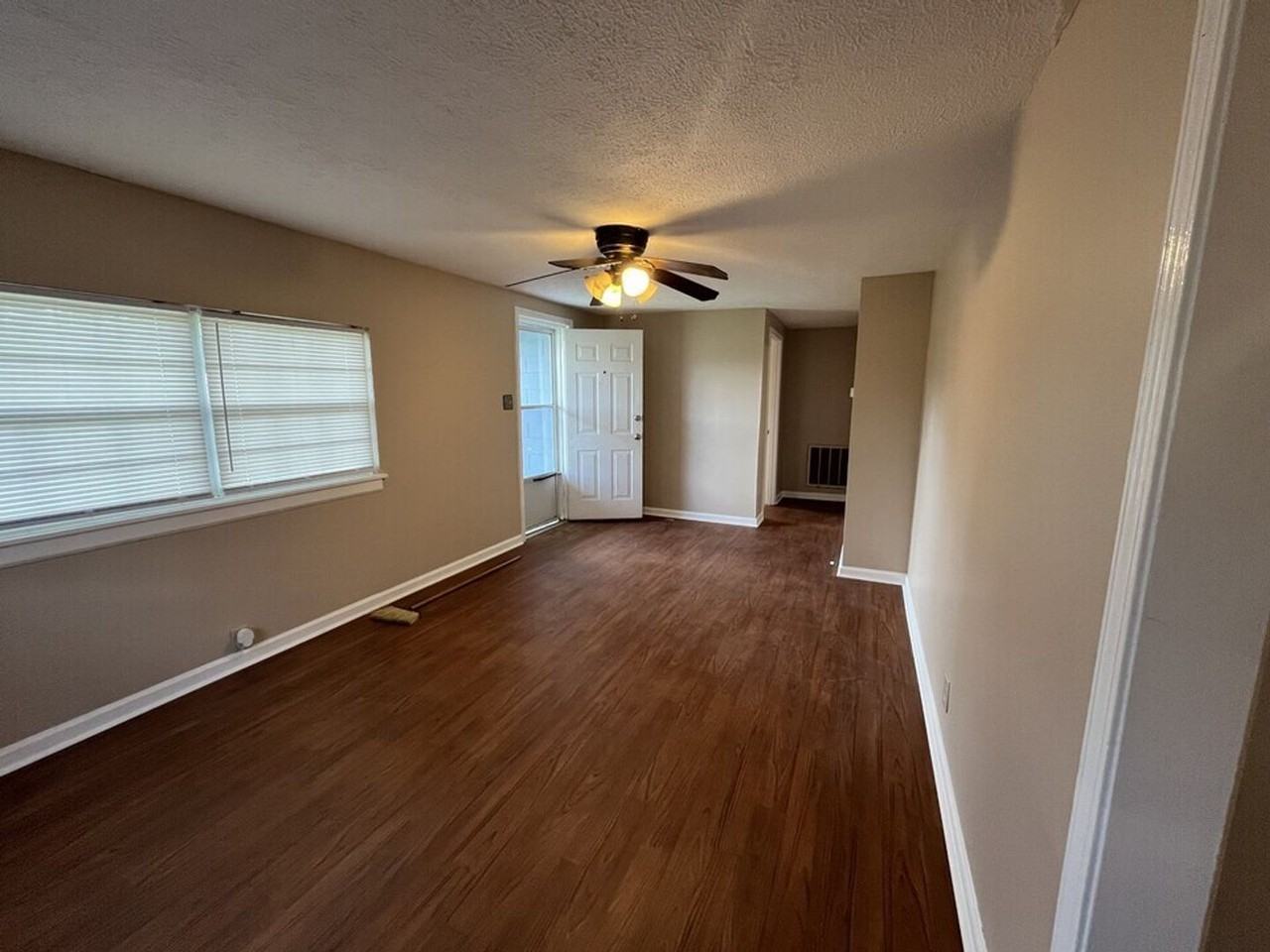 1077 Williston Rd - Photo 2 of 13
