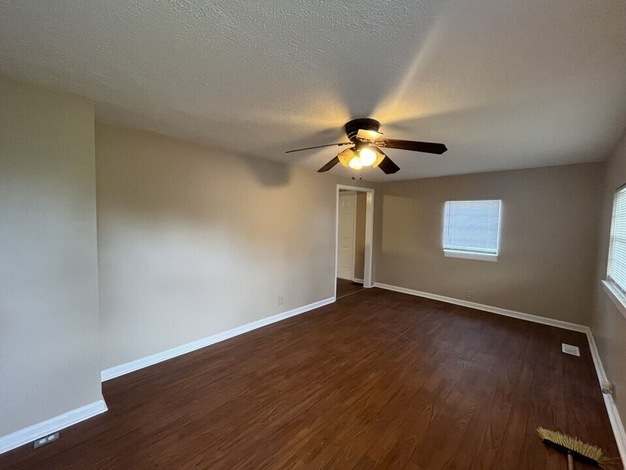 1077 Williston Rd - Photo 3 of 13