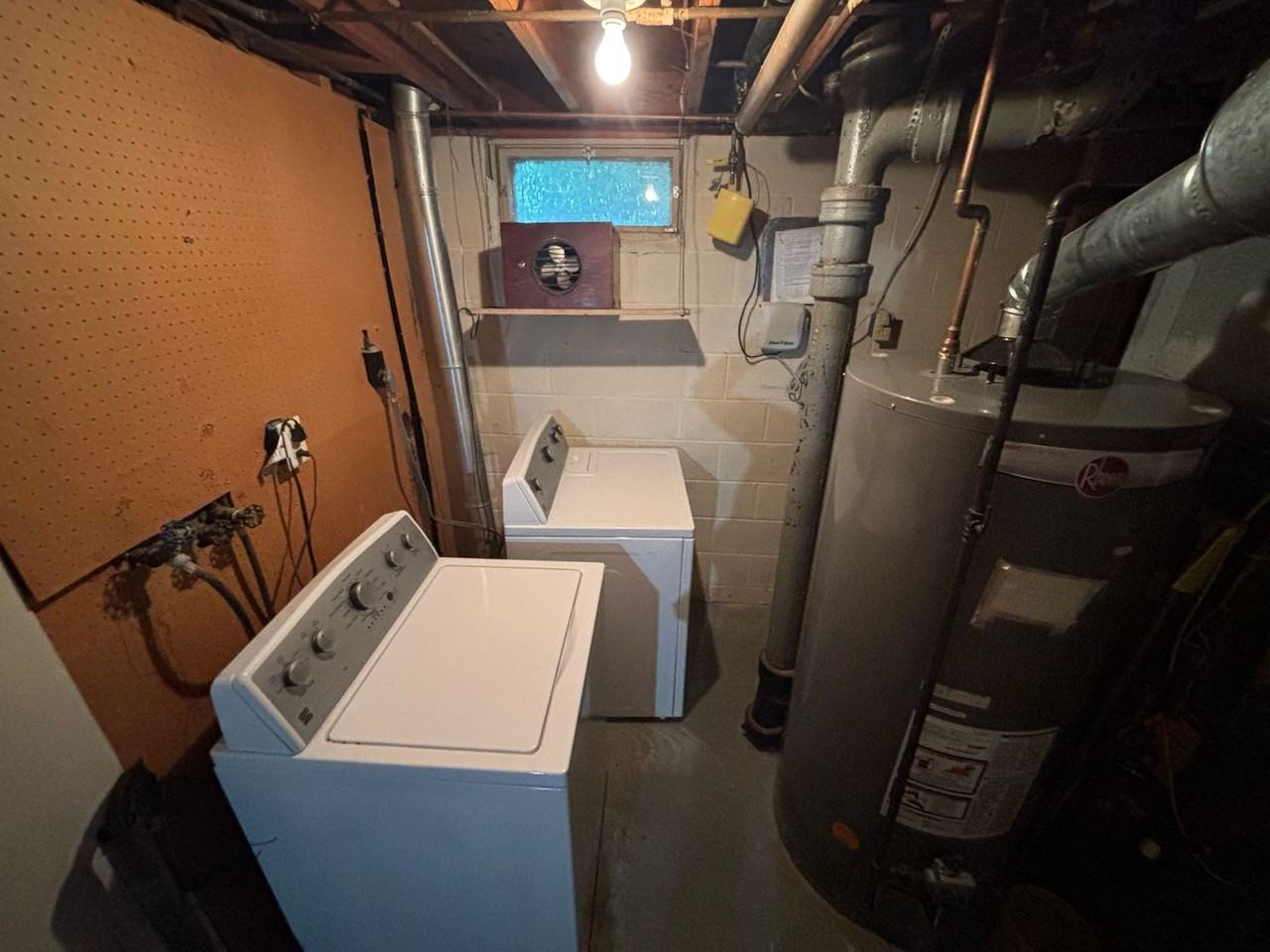 2820 S Glass St - Photo 3 of 18