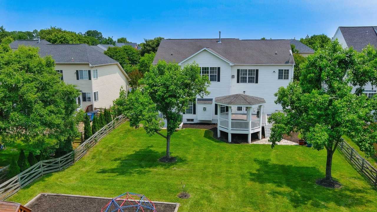 5736 Caribbean Ct - Photo 4 of 50