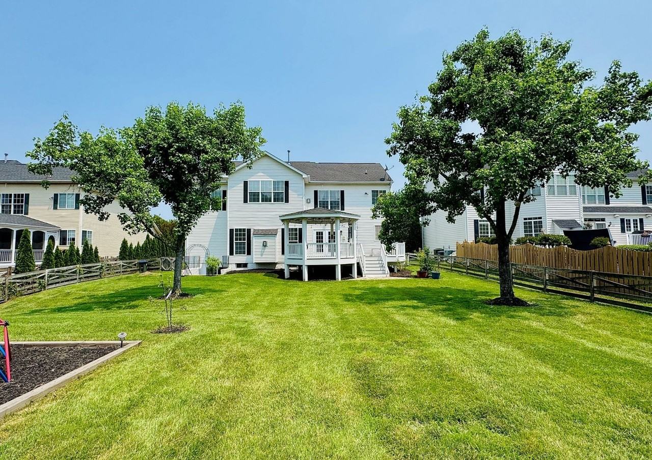 5736 Caribbean Ct - Photo 5 of 50