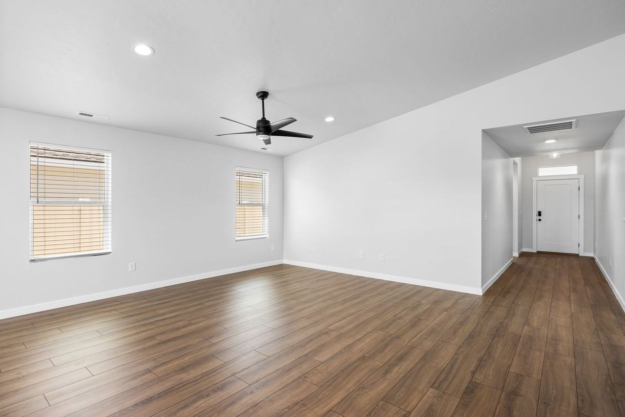 5456 S Memory Pl - Photo 6 of 34