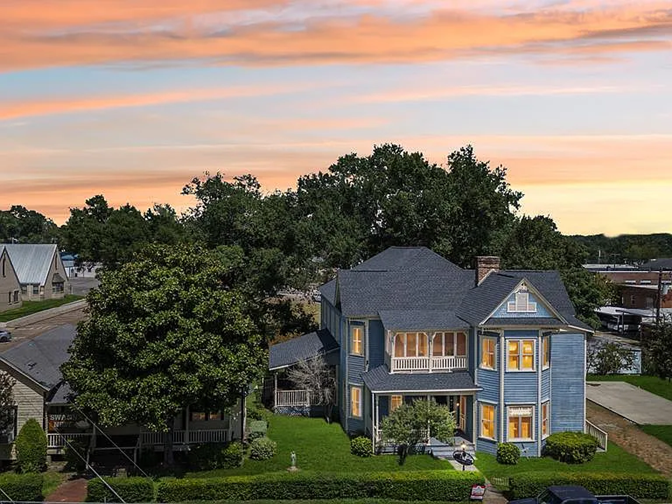 250 N Main St - Photo 2 of 20