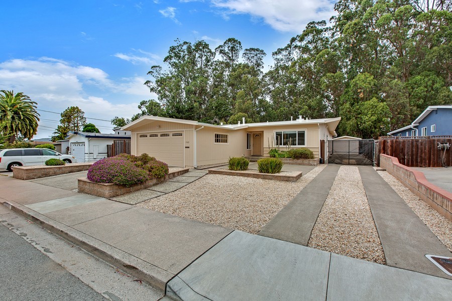 1163 Crespi Dr - Photo 2 of 39