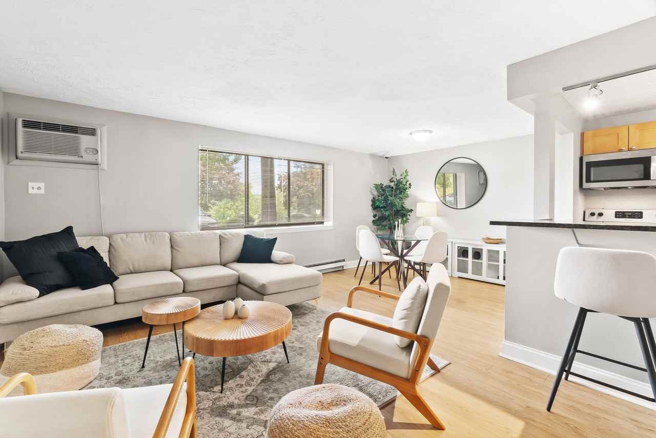 The Flats At Fox Hill - Photo 4 of 48