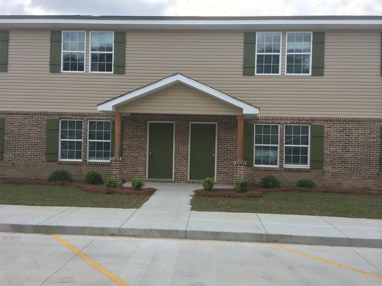 Creekside Villas - Photo 3 of 44