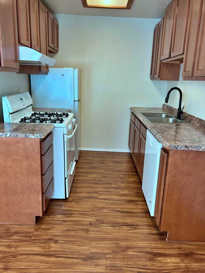 4337 TEMECULA ST - Photo 2 of 7