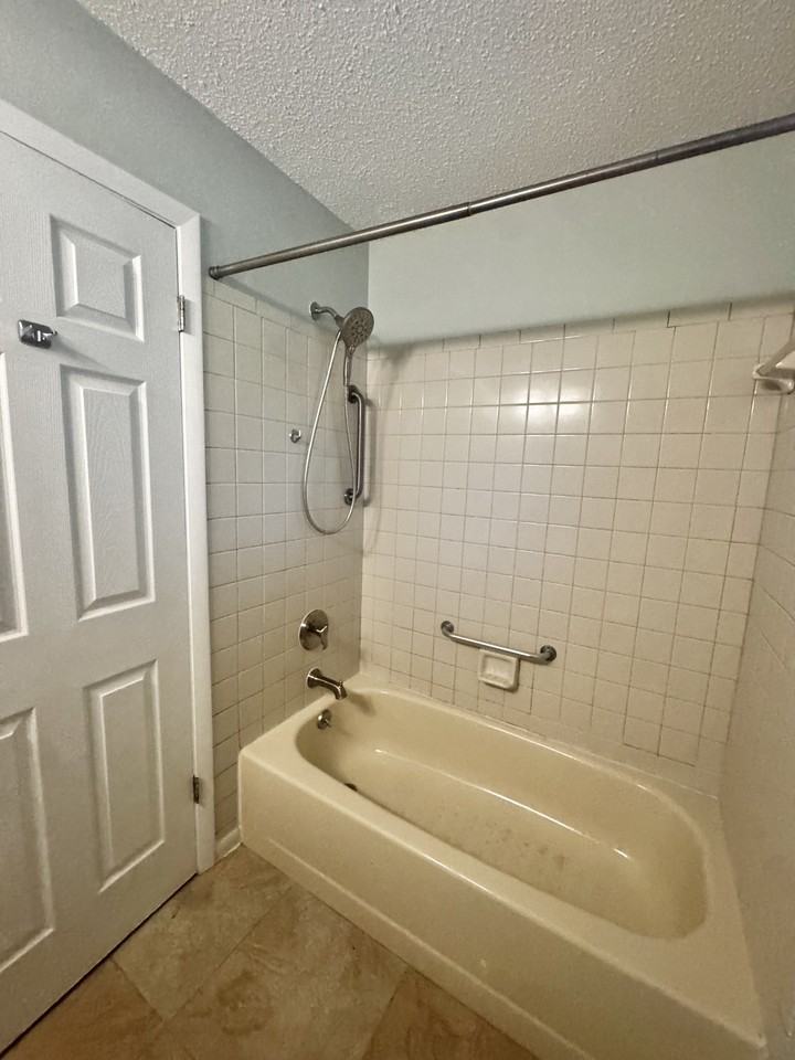 1340-1350 Anderson Street - Photo 3 of 6