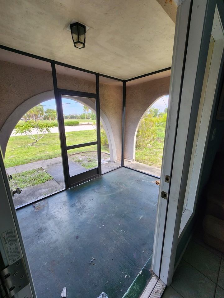 608 SE 46TH TER (8) Plex - Photo 2 of 10