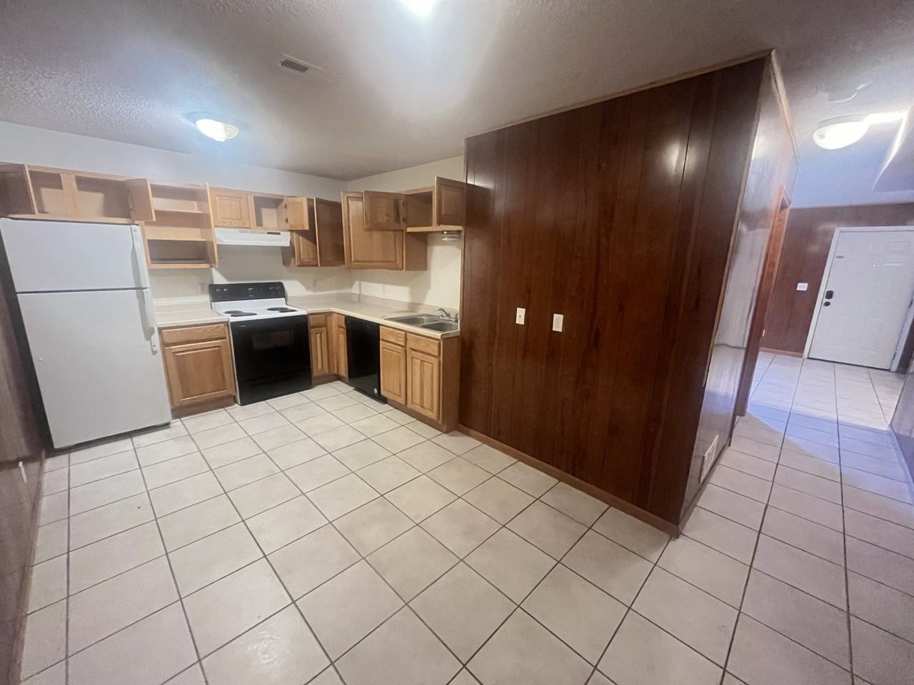 107 Grover Street - Photo 3 of 12