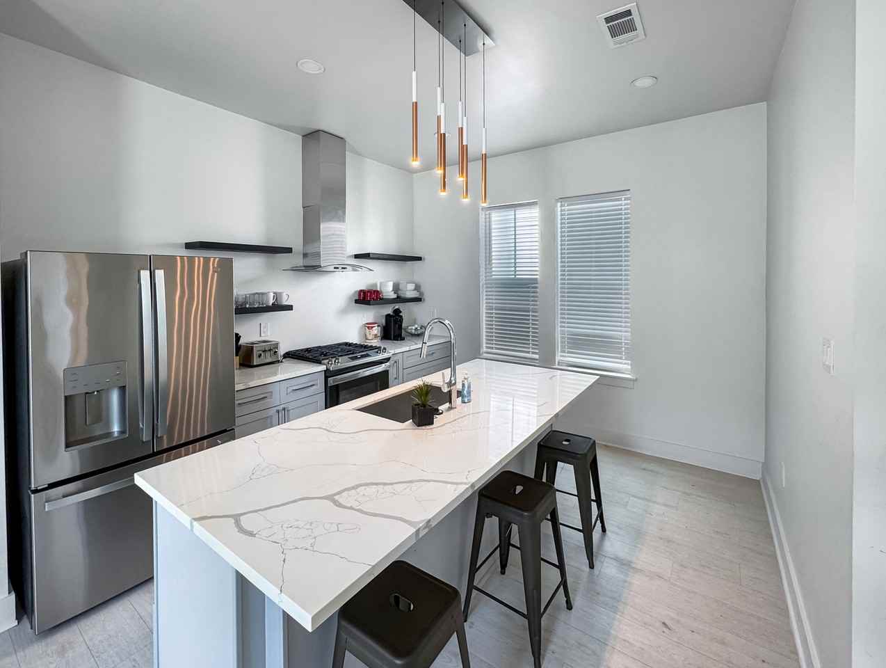 1937 Iberville Street - Photo 6 of 9