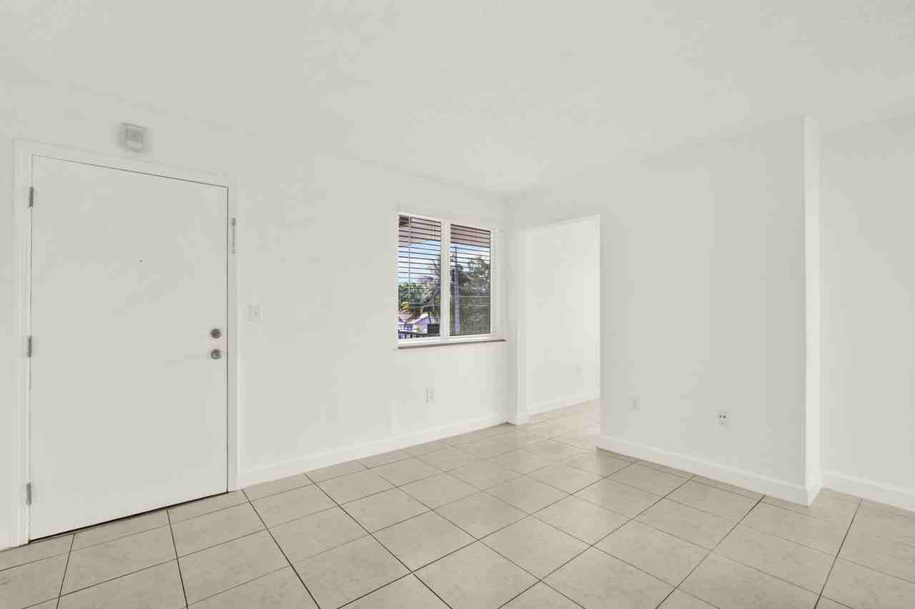 2726 SW 21 St. - Photo 2 of 23