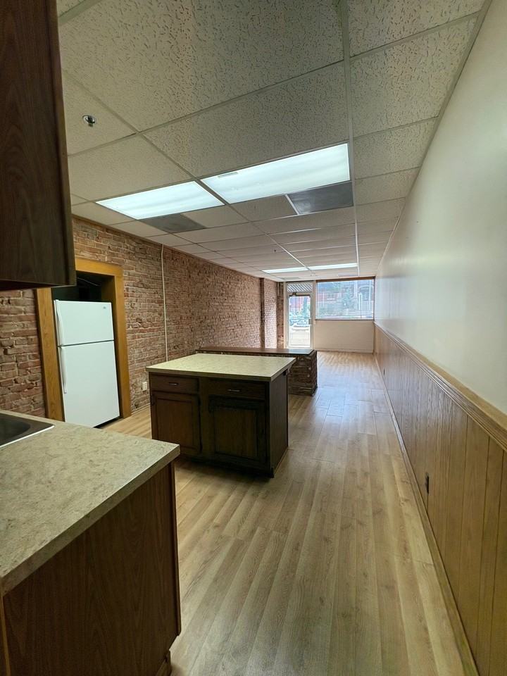 218 W Central Ave 1a - Photo 2 of 6