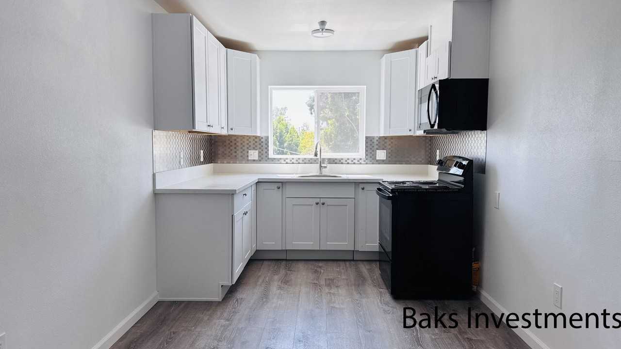 11460 Killion St - Photo 7 of 18