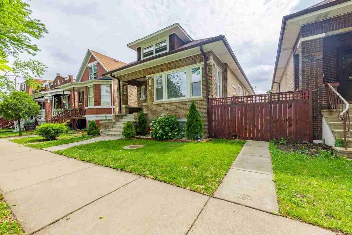 1223 S 57th Ct - Photo 2 of 27