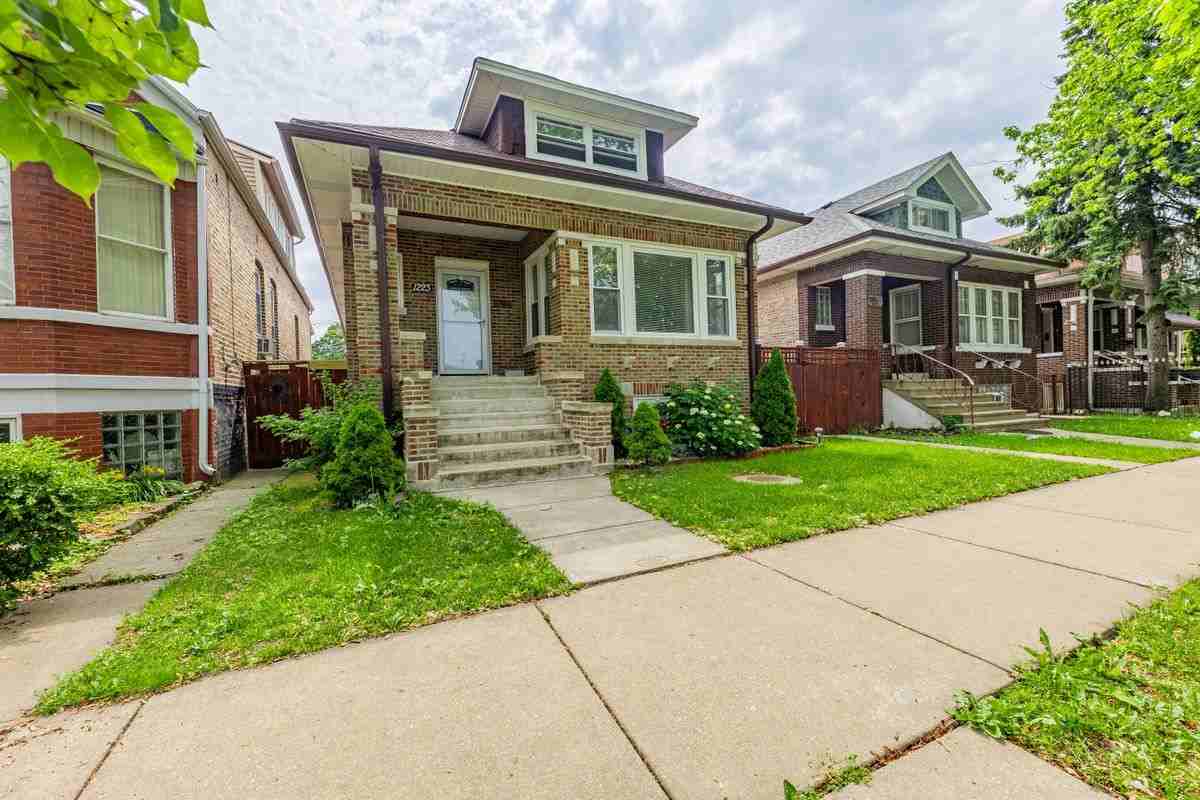 1223 S 57th Ct - Photo 3 of 27