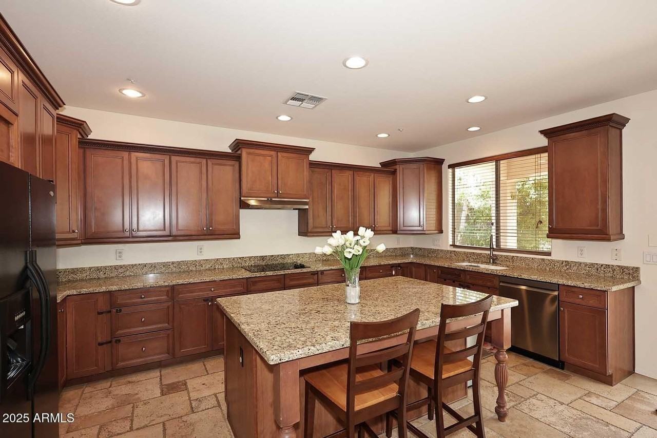 9901 E Bahia Dr - Photo 3 of 19