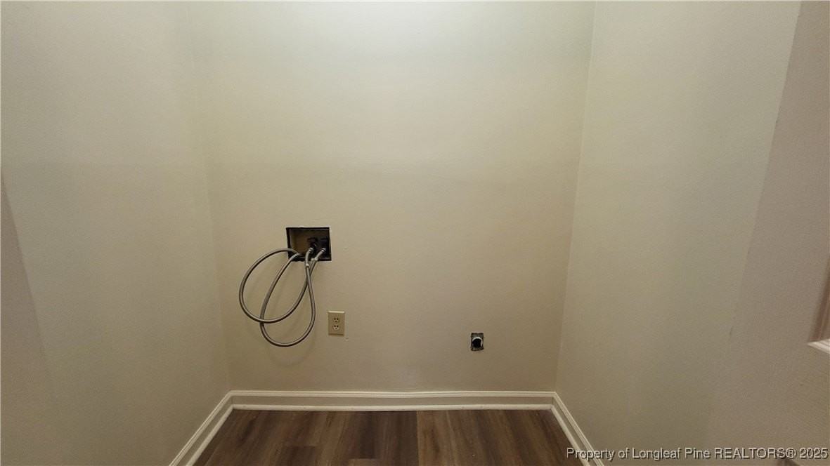 2380 Oak St - Photo 4 of 7