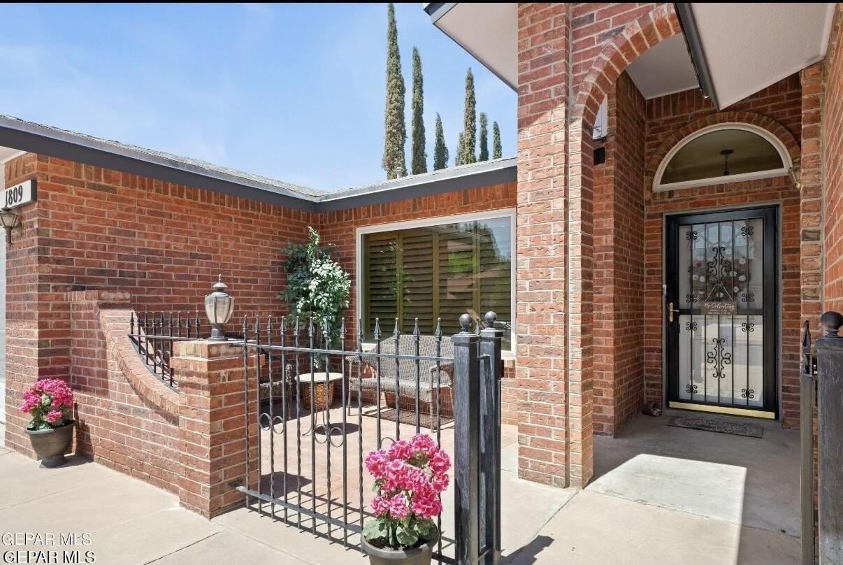 1809 Pueblo Alegre Dr - Photo 3 of 37