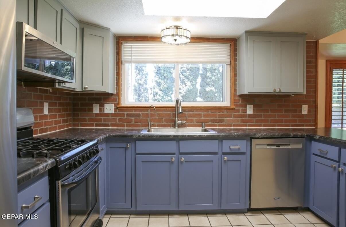 1809 Pueblo Alegre Dr - Photo 7 of 37