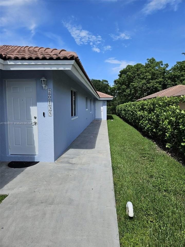 20137 Sw 88th Ct #20135 - Photo 6 of 34