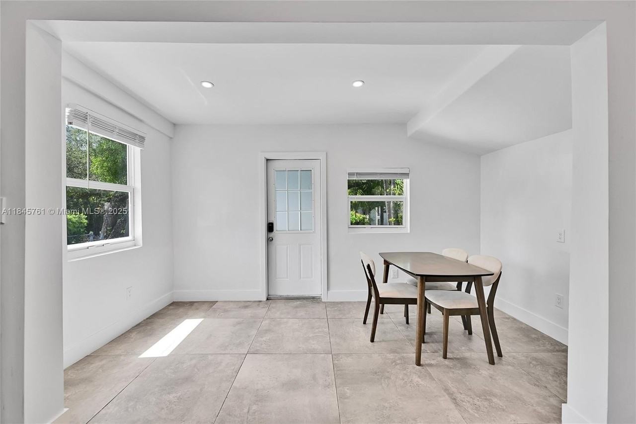 21 Ne 48th St #21 - Photo 3 of 32