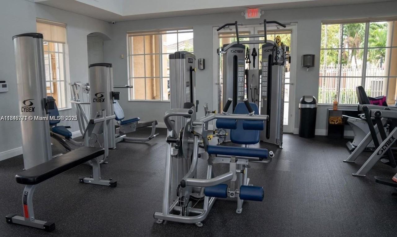 12281 Sw 121st Ter - Photo 5 of 50