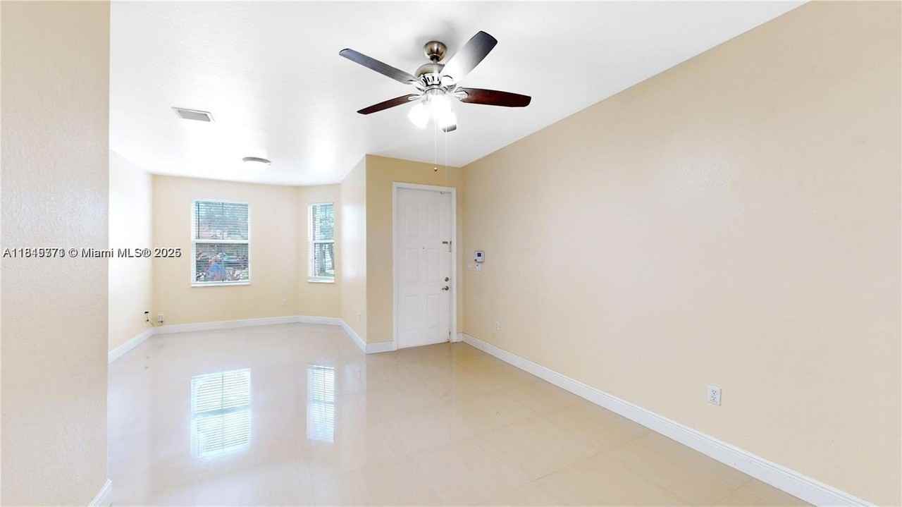 12281 Sw 121st Ter - Photo 6 of 50